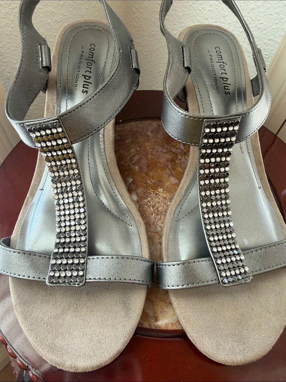 Comfort Plus by Predictions Wedge Sandals 8 Rhinestone T-Strap 2 1/4” Heel